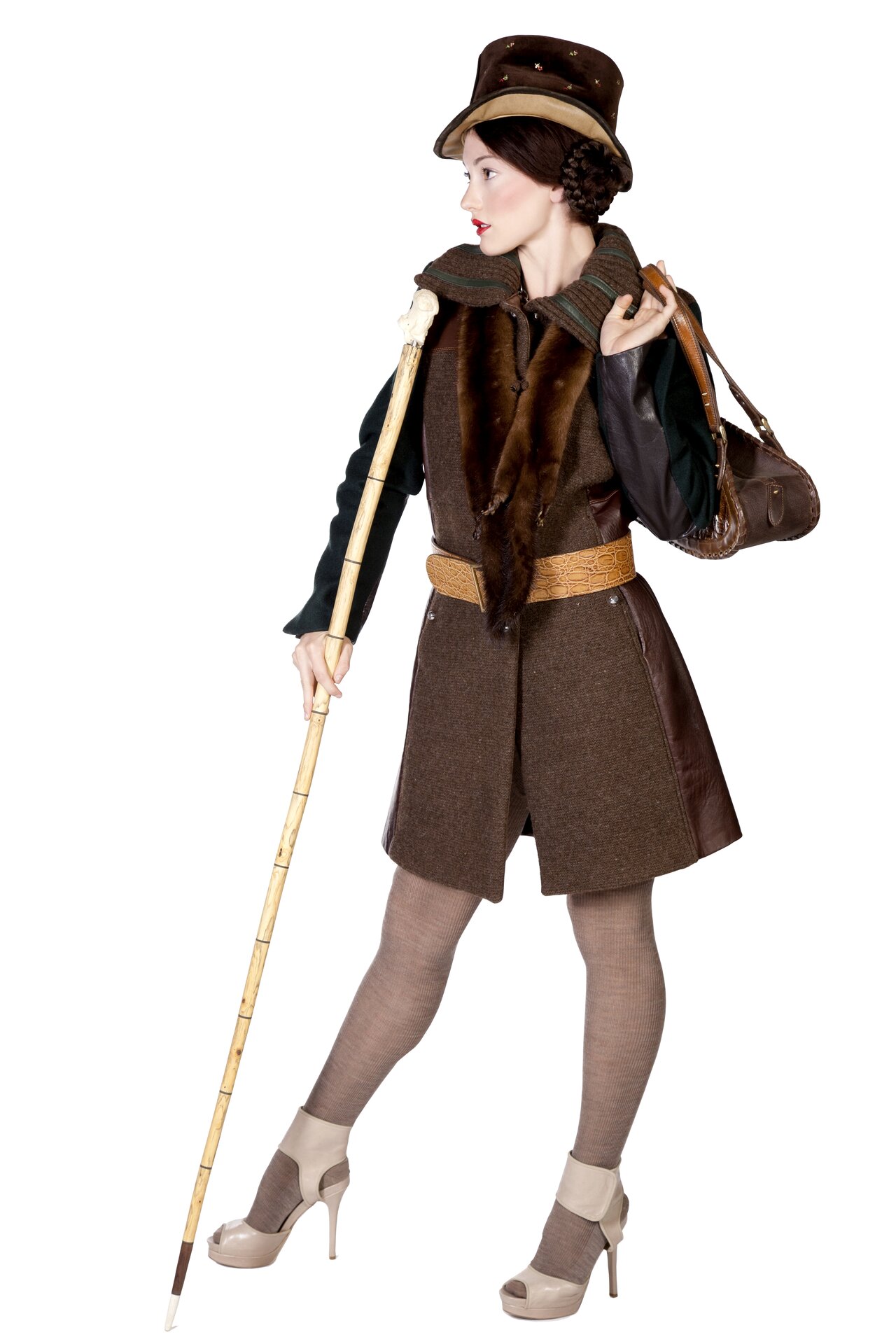 Tweed-Mantel mit Pelzbesatz und Ledertasche